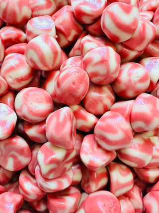 UK Strawberry Twist Kisses 500g